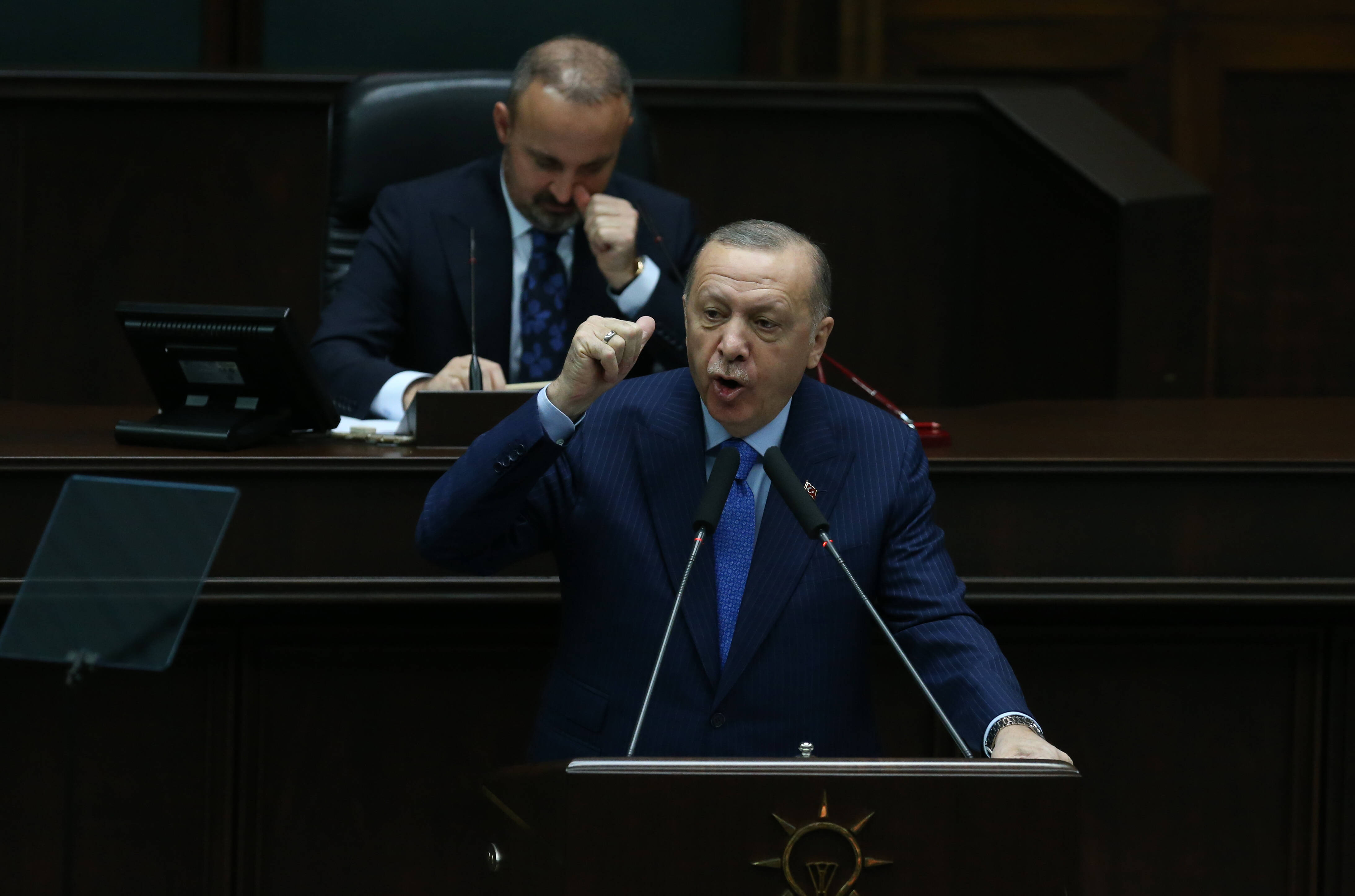 Recep Tayyip Erdogan: Je schlechter seine Zustimmungswerte, umso aggressiver wird der angeschlagene Präsident, hier bei einer Rede in Ankara am 22.12.2021