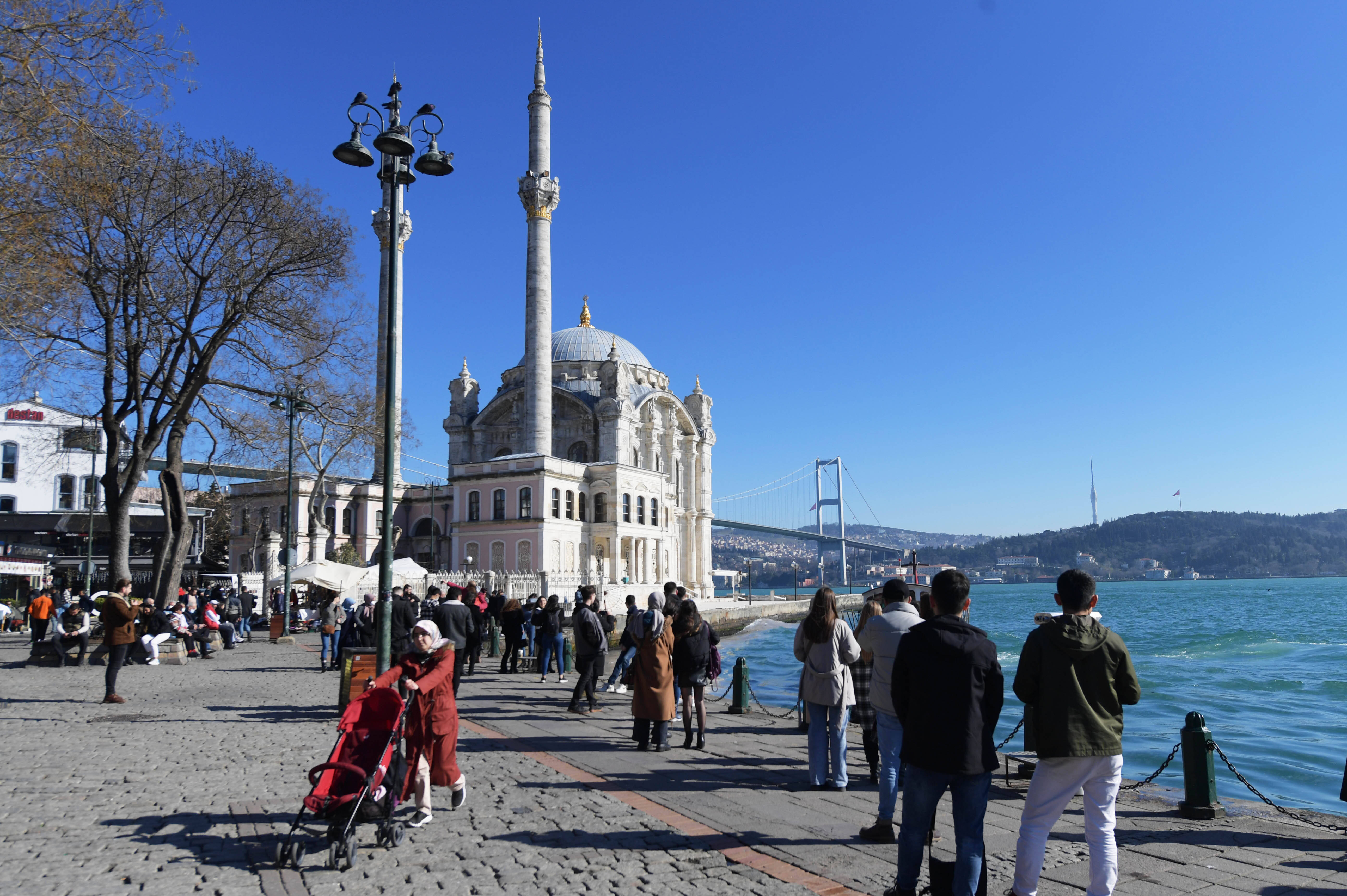 Istanbul: Die größte Stadt der Türkei entwickelt sich zu einem Zentrum russicher Putin-Kritiker.