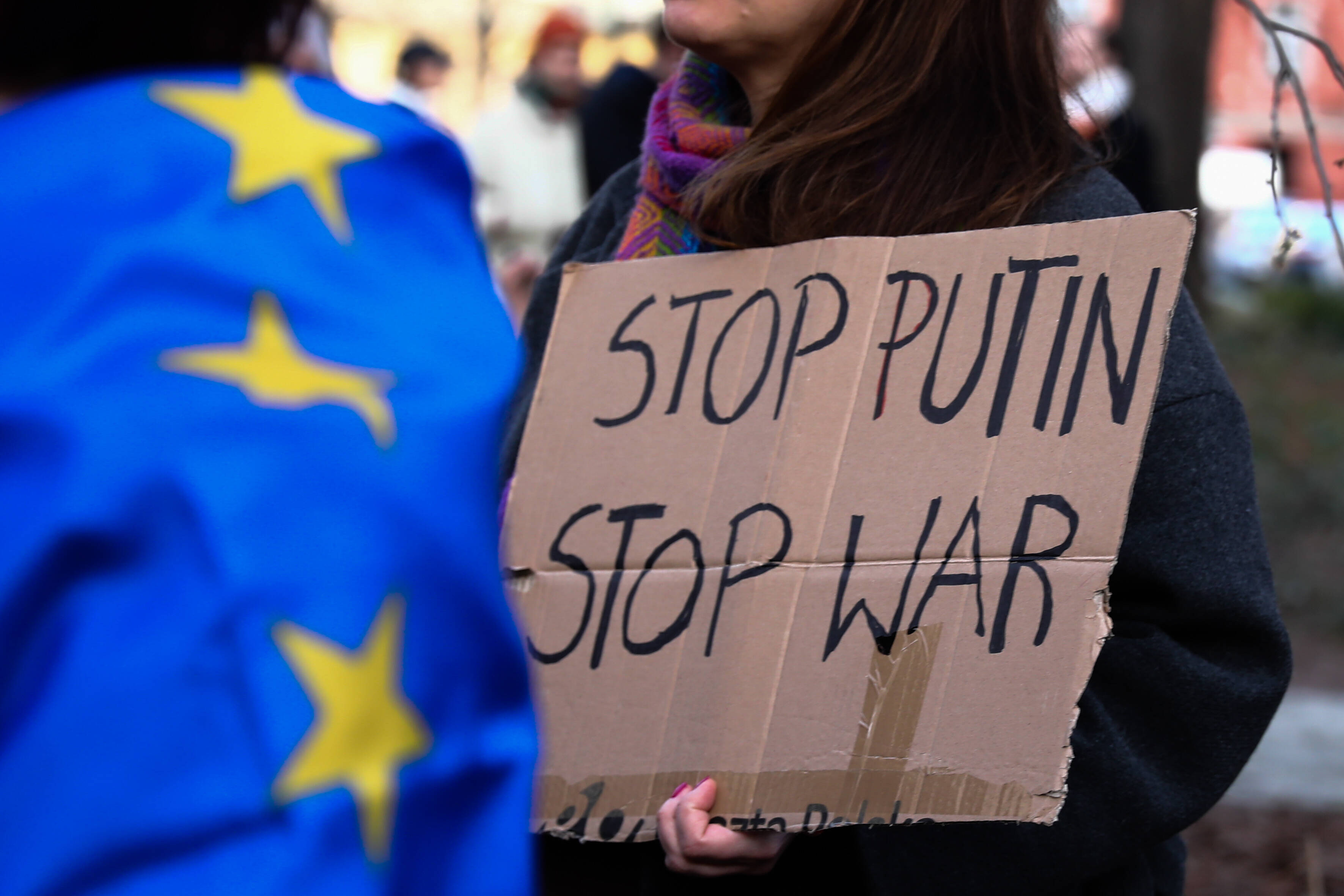 Sanktionen gegen Putins Russland: Das ist das umfassendste Sanktionspaket, das die EU jemals beschlossen hat, sagt der SPD-Europaabgeordnete Jens Geier.