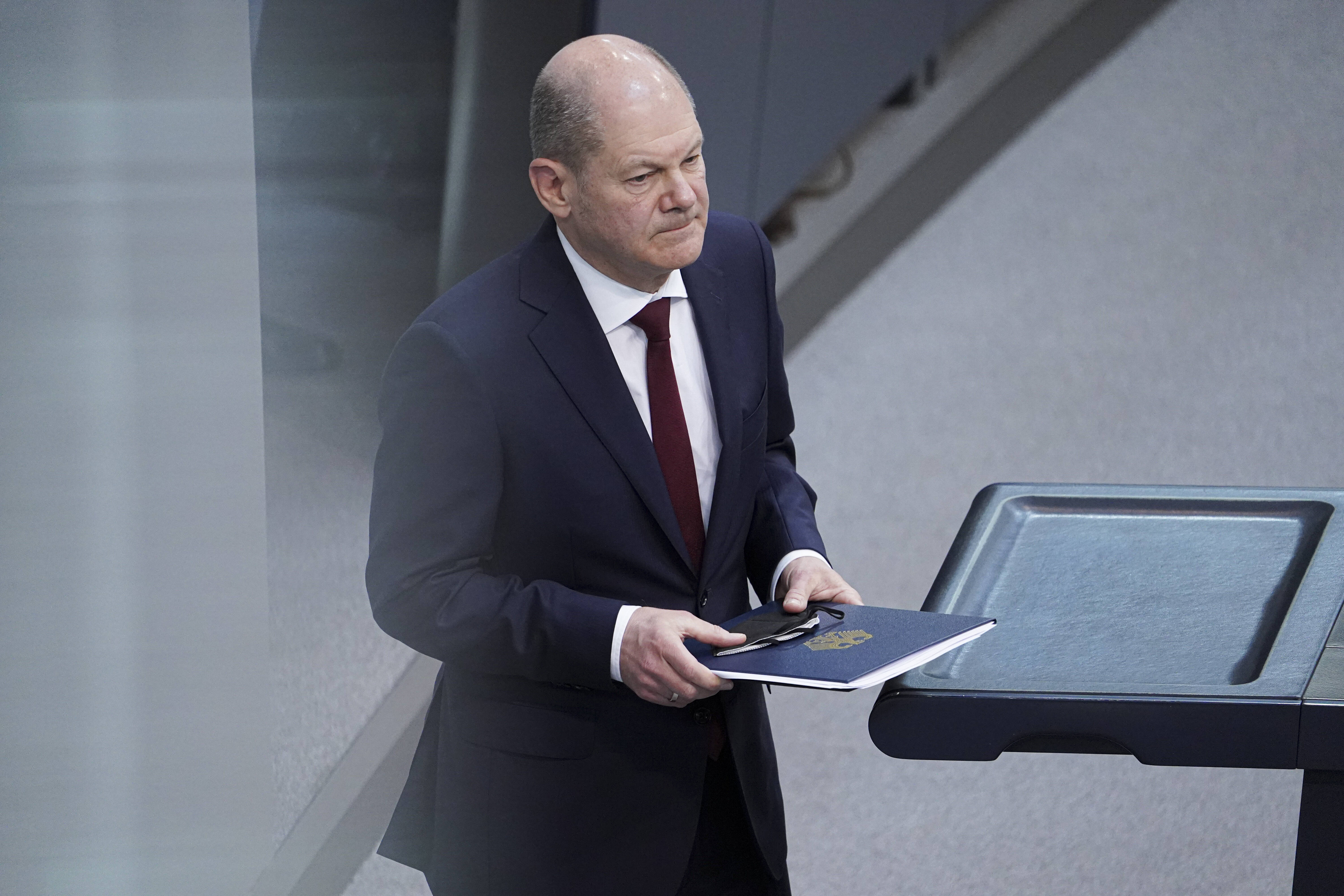 „Zeitenwende“: Olaf Scholz nach seiner Regierungserklärung am 26. Februar 2022 im Bundestag.
