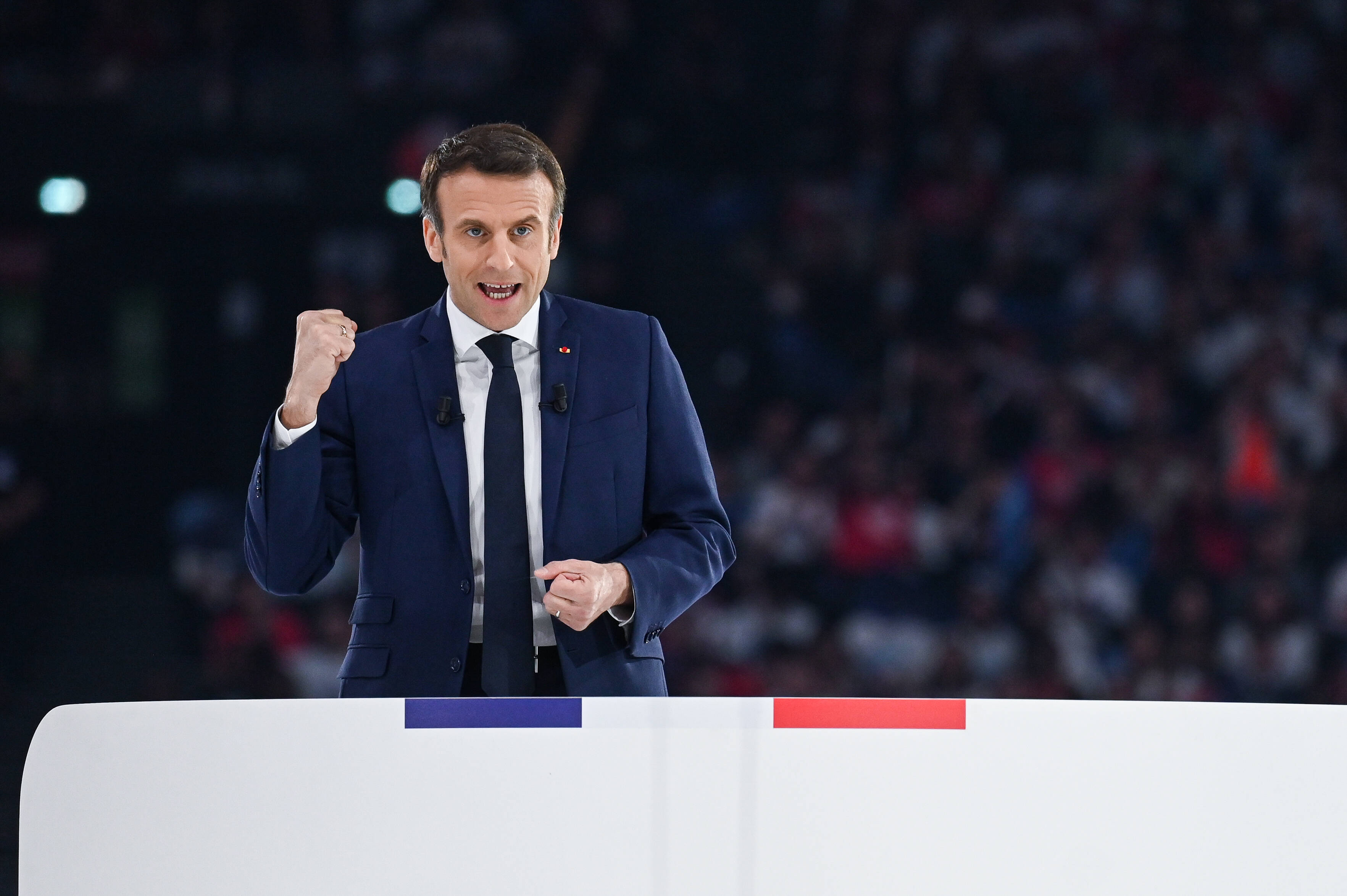 Fünf weitere Jahre für ihn? Frankreichs Präsident Emmanuel Macron bei einem Wahlkampfauftritt am 2. April 2022 bei Paris.