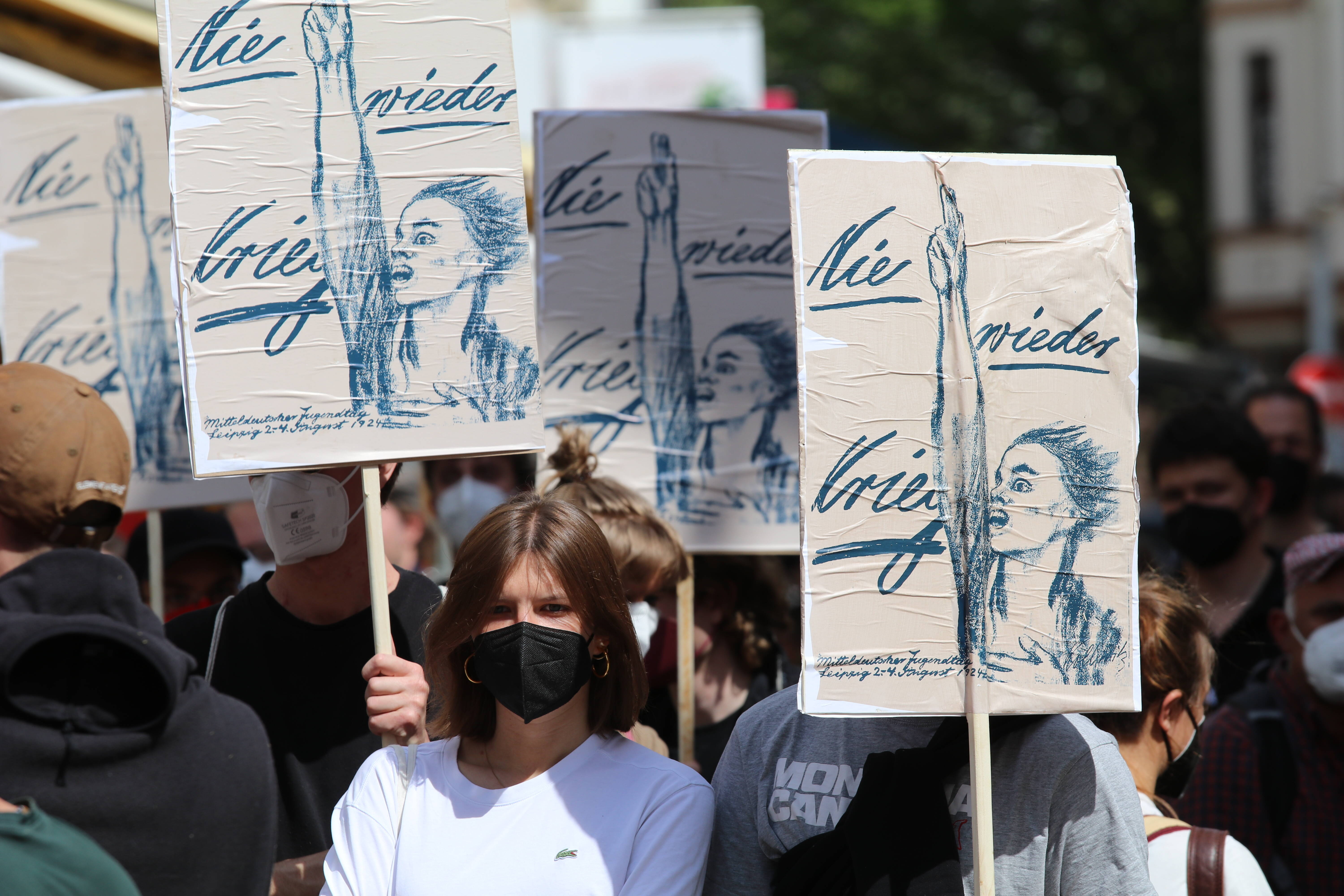 Nie wieder Krieg! Diese Forderung hat zurzeit traurige Aktualität, wie bei dieser Friedensdemo in Göttingen.