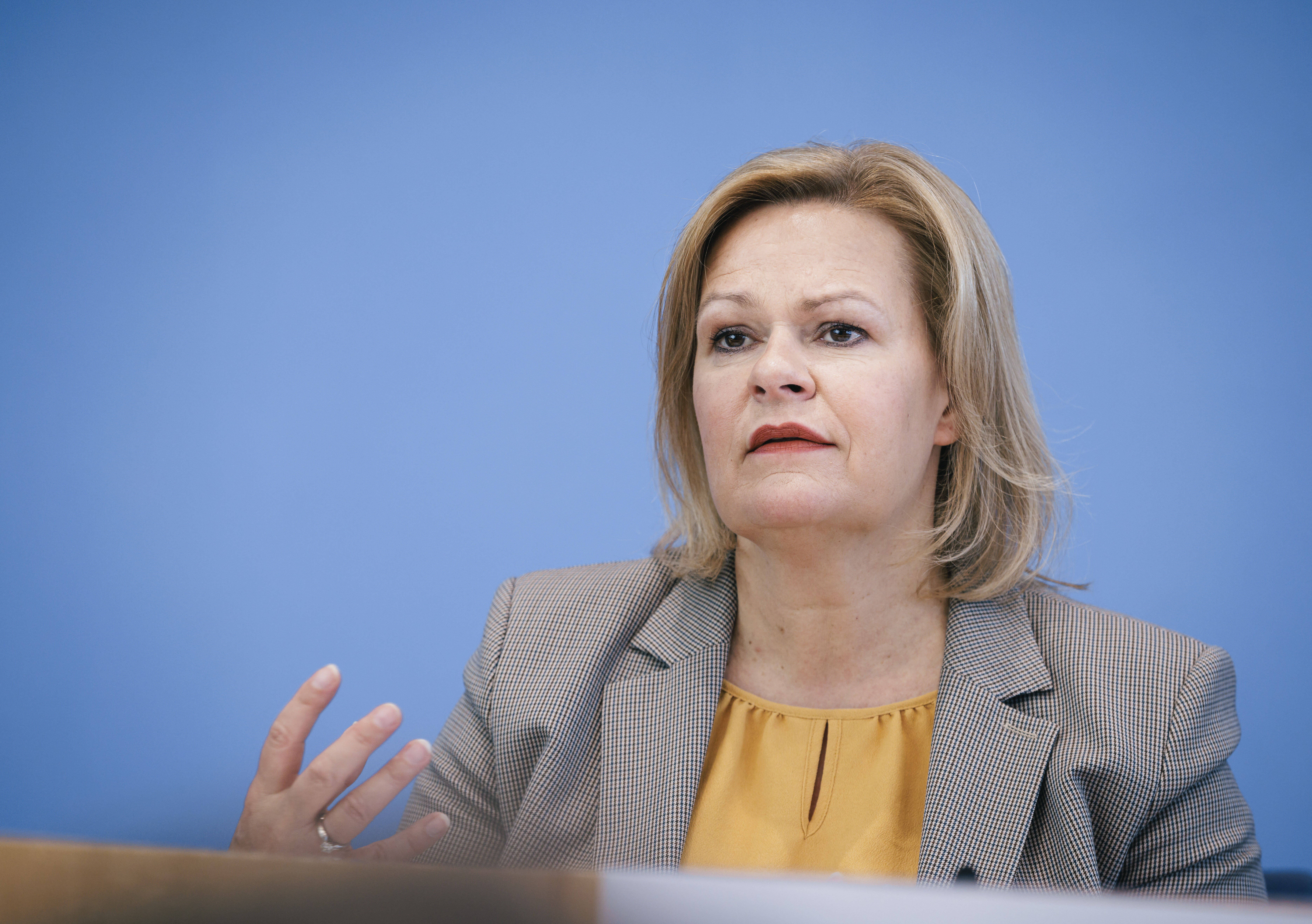 Bundesinnenministerin Nancy Faeser: „Jeder Extremismusfall muss klare Konsequenzen haben.“ 