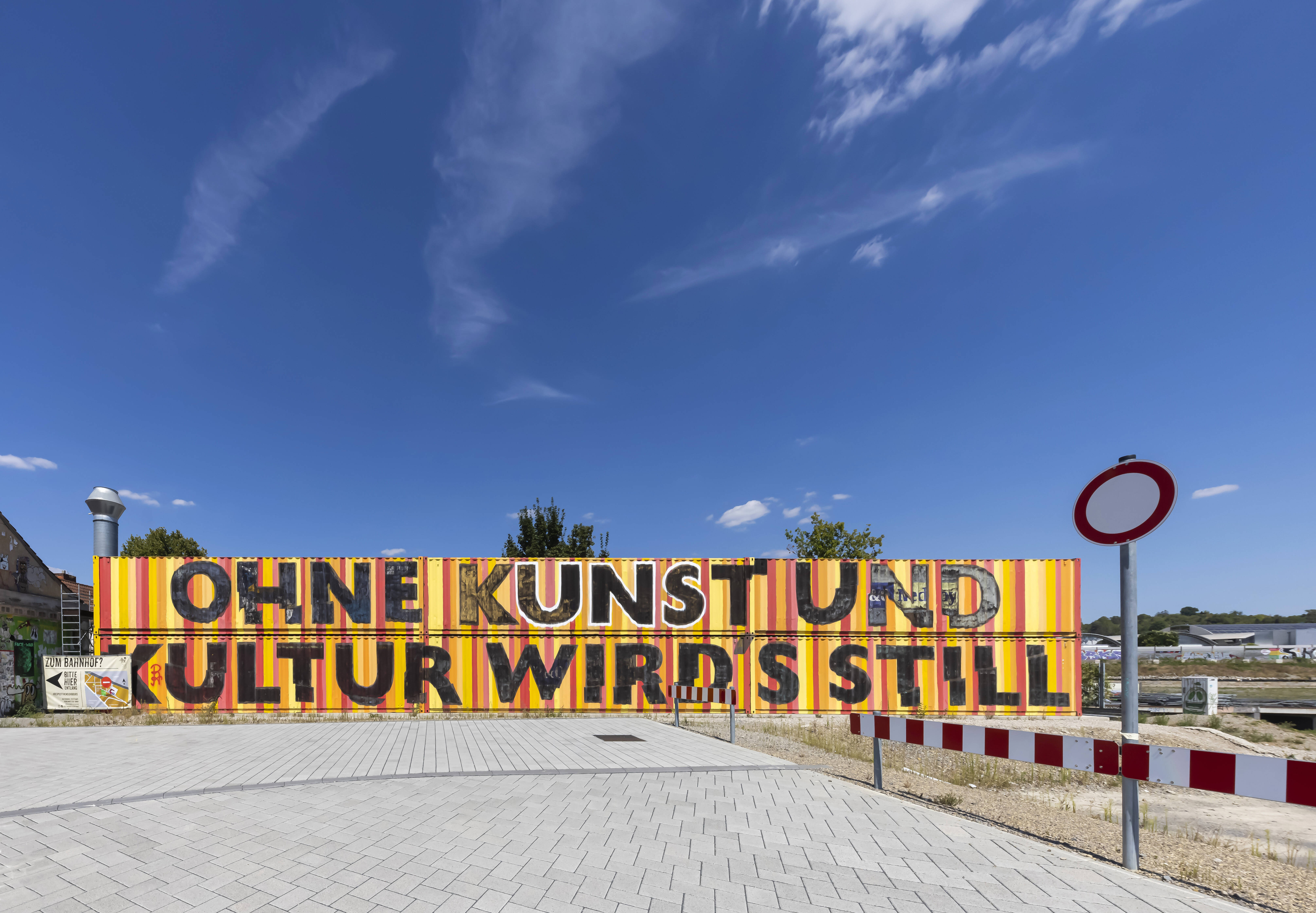 Die Krise ist nicht vorbei: Auch wenn Theater wieder geöffnet sind und Konzerte wieder stattfinden, braucht die Kulturbranche weiter Unterstützung.