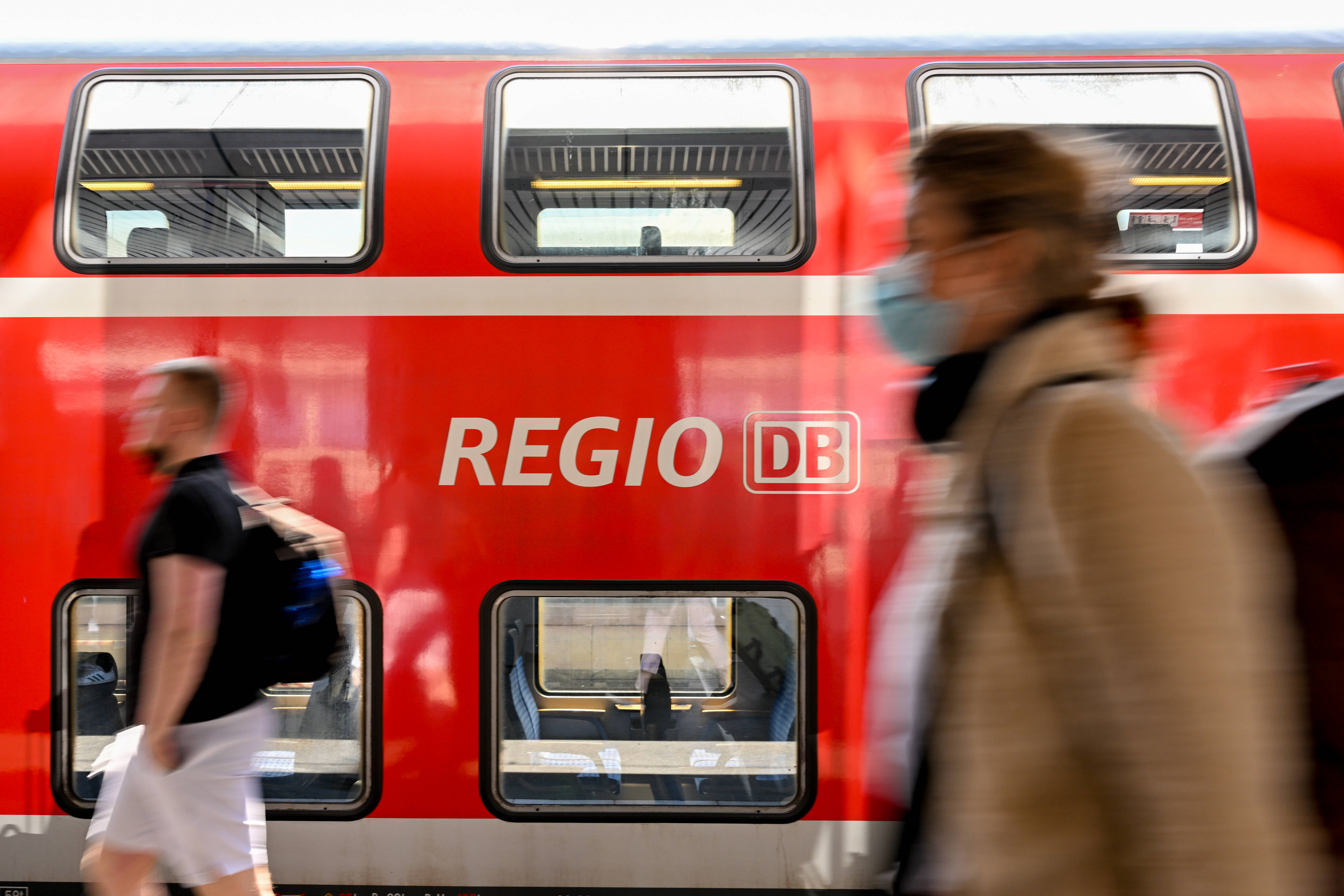 Bundesweit Bahn fahren mit nur einem Fahrschein: Das ist der Anspruch von vielen an eine Nachfolgeregelung für das 9-Euro-Ticket.