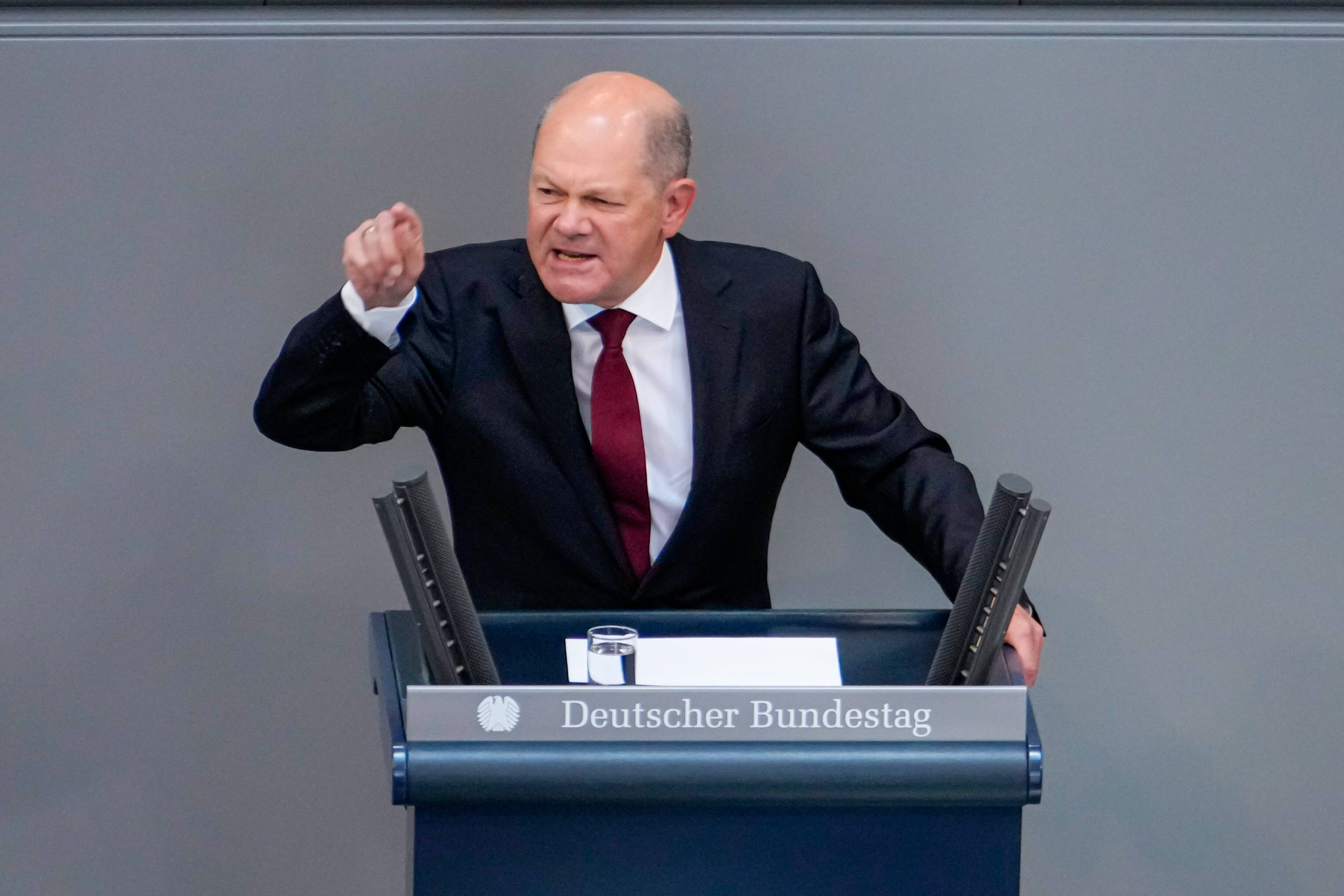 „Das waren sie“, wirft Bundeskanzler Olaf Scholz der Union eine verschleppte Energiewende vor.