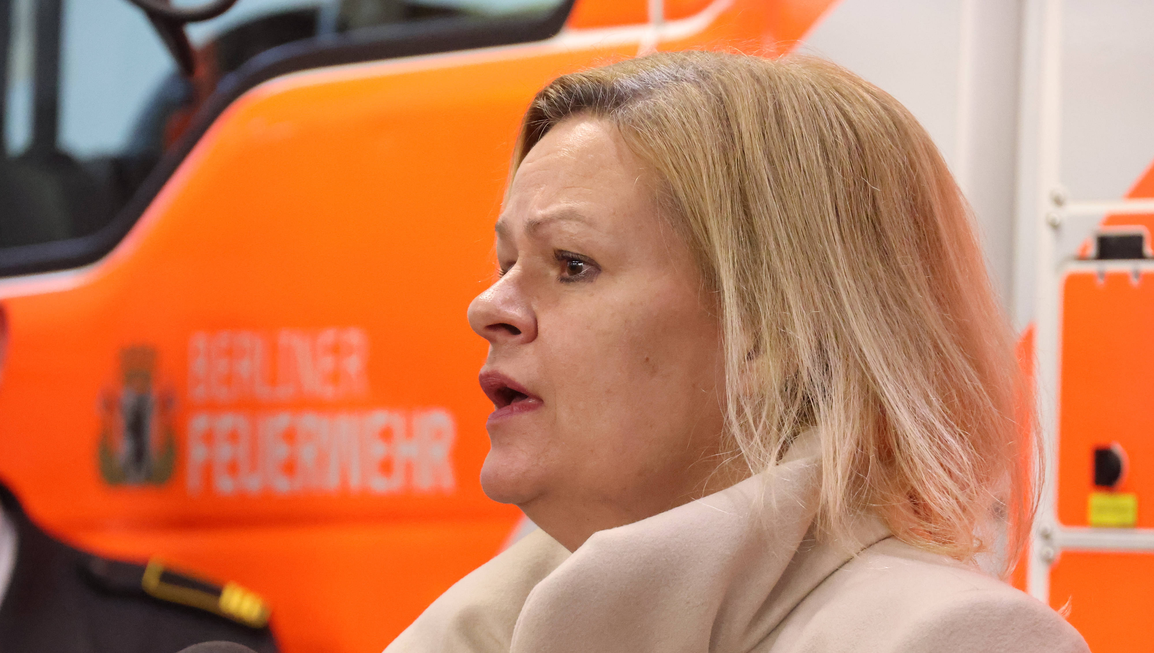Will den Verkauf von Armbrüsten und Schreckschusswaffen nur noch unter Auflagen: Bundesinnenministerin Nancy Faeser