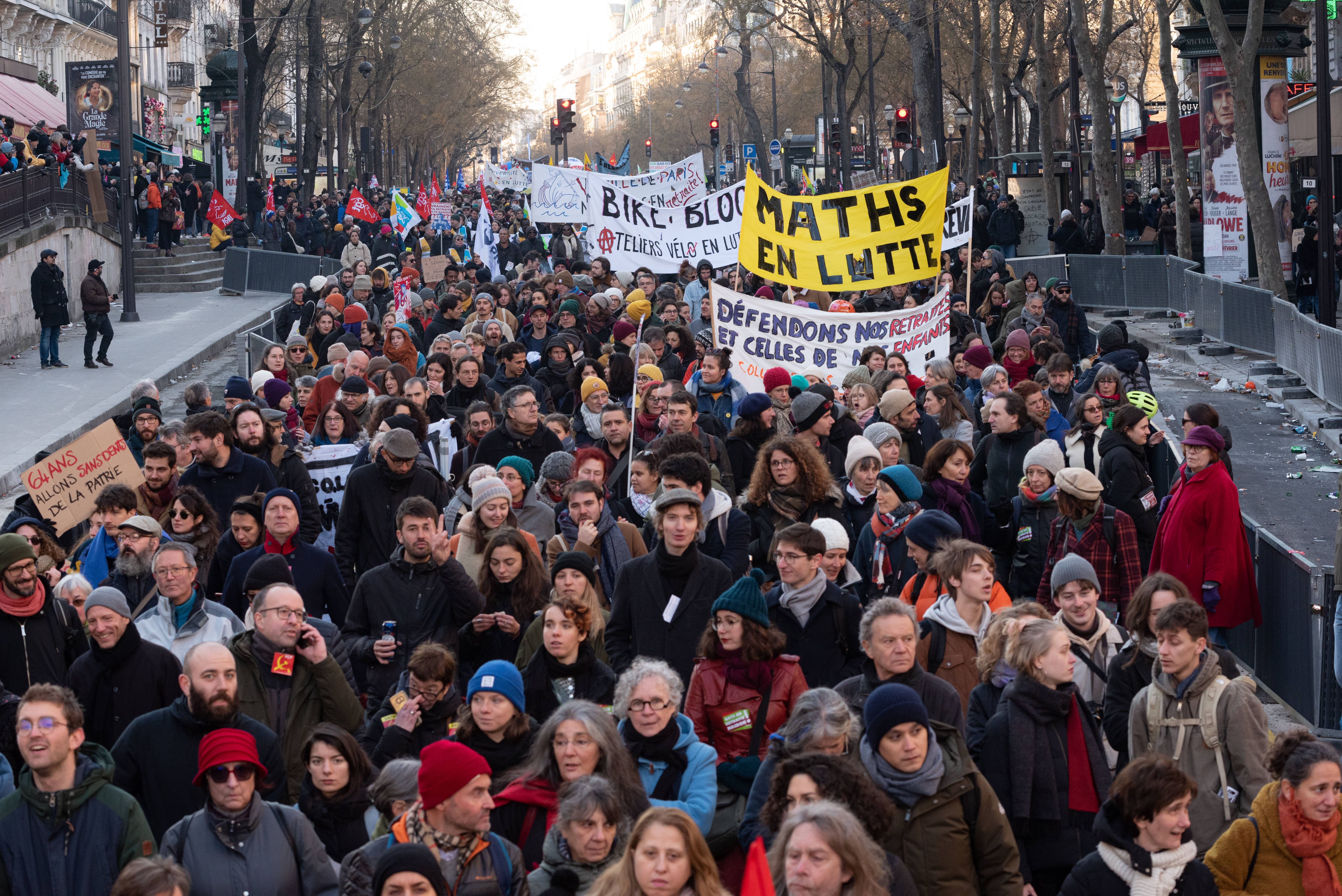 Das Thema Rente ist derzeit auch in Frankreich aktuell. Dort demonstrieren Zehntausende gegen die Pläne, das Renteneintrittsalter von 62 Jahren auf 64 Jahren anzuheben.