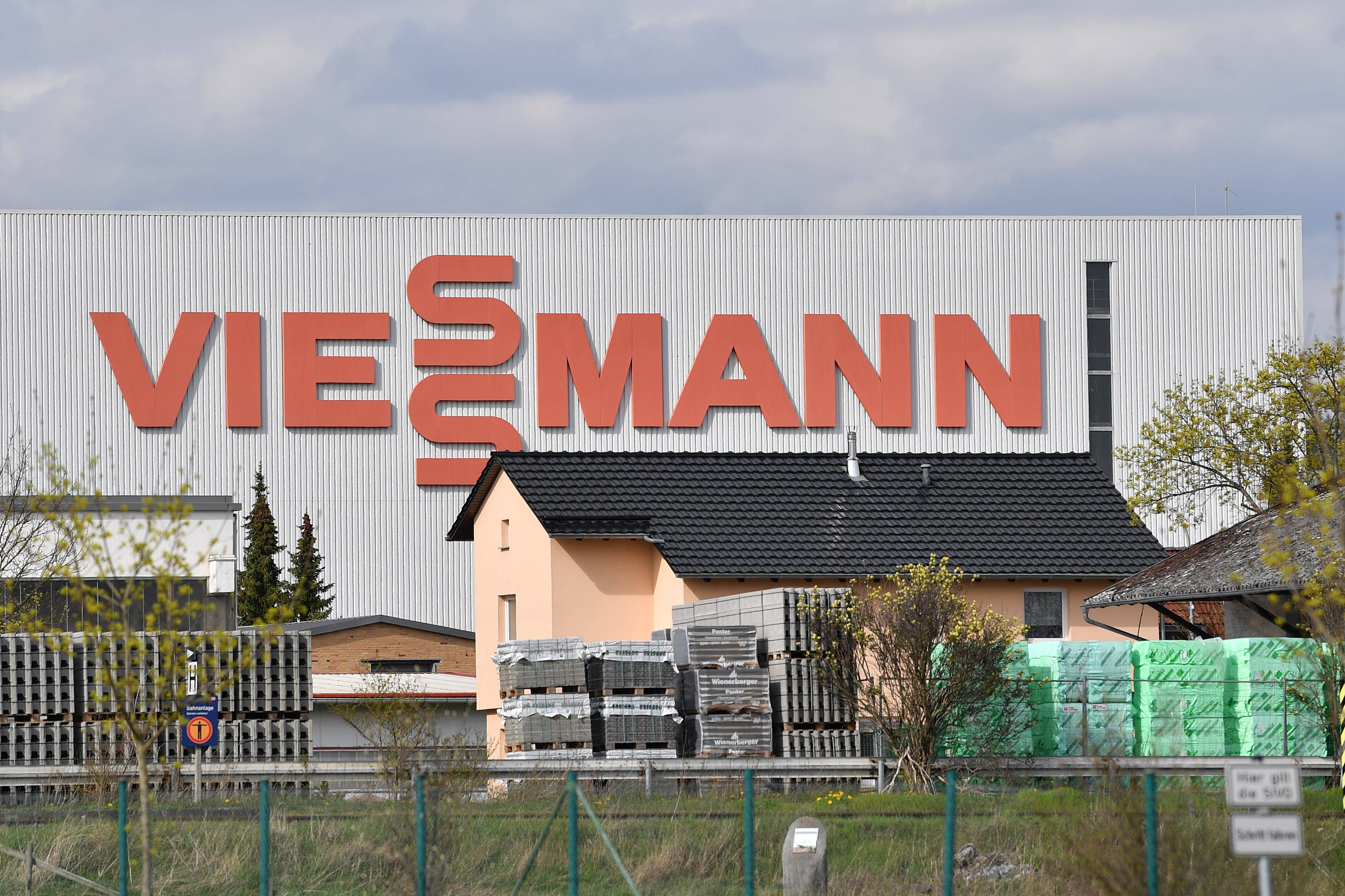Der hessische Heizungsbauer Viessmann verkauft seine Klimasparte an den US-Konkurrenten Carrier Globa. lHat das Unternehmen hier keine Alternative mehr gesehen?