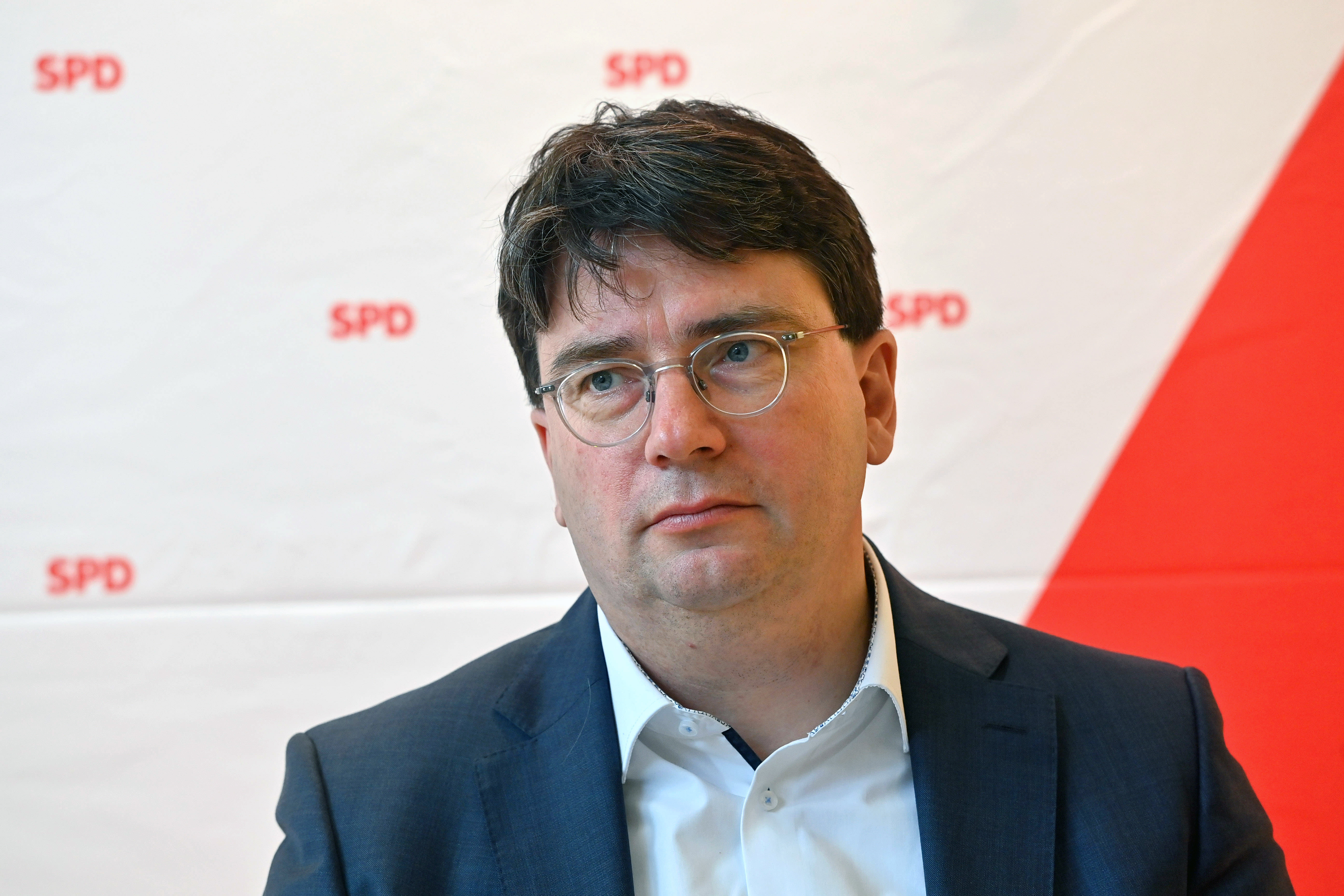 „Die Menschen wollen keine Spaltung der Gesellschaft wie in den USA“, ist der Vorsitzende der BayernSPD, Florian von Brunn, überzeugt.