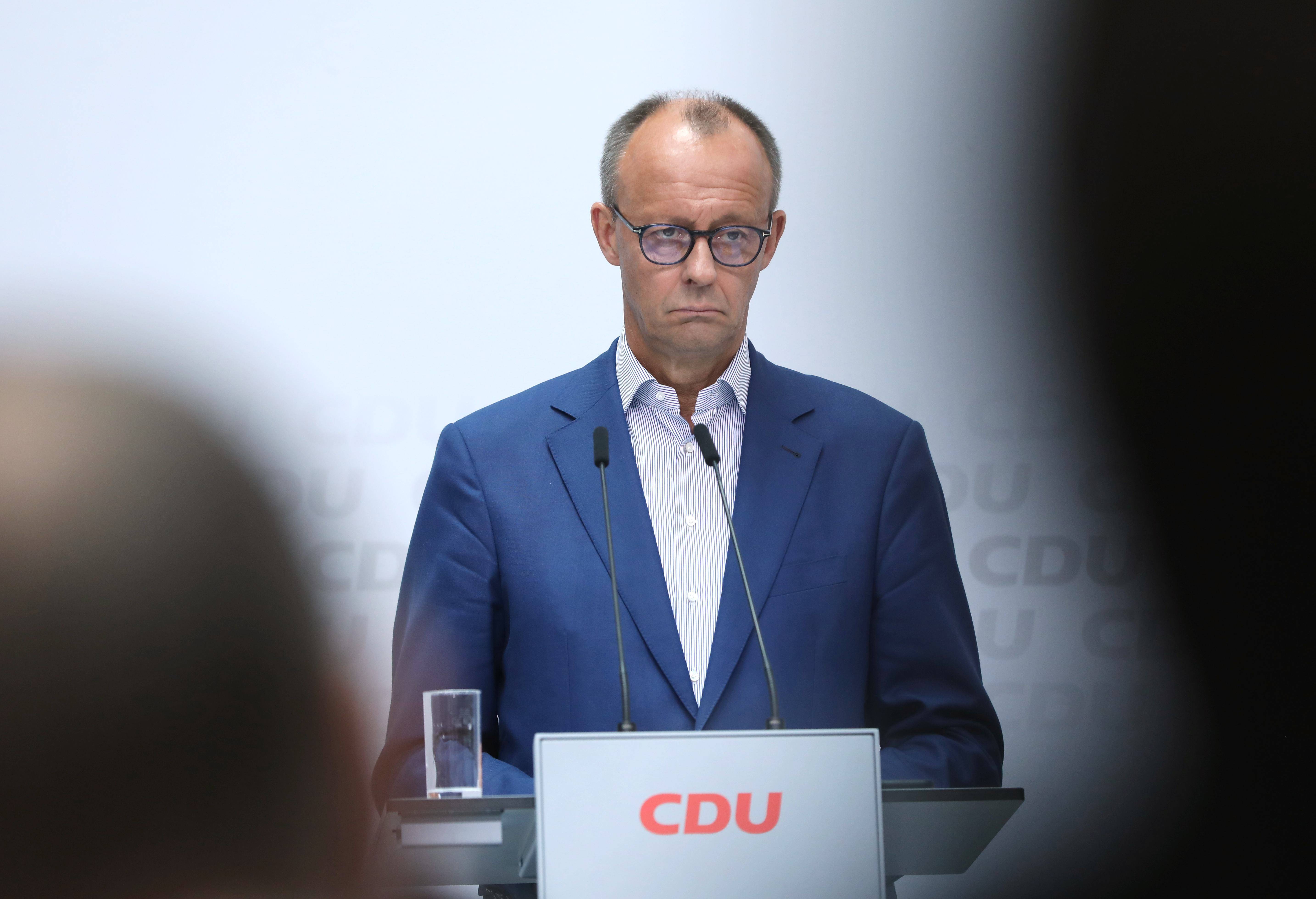 Vorerst ausgebremst: Friedrich Merz musste – auf massiven Druck aus den eigenen Reihen – am 24. Juli 2023 seinen Öffnungskurs zur AfD dementieren und korrigieren.