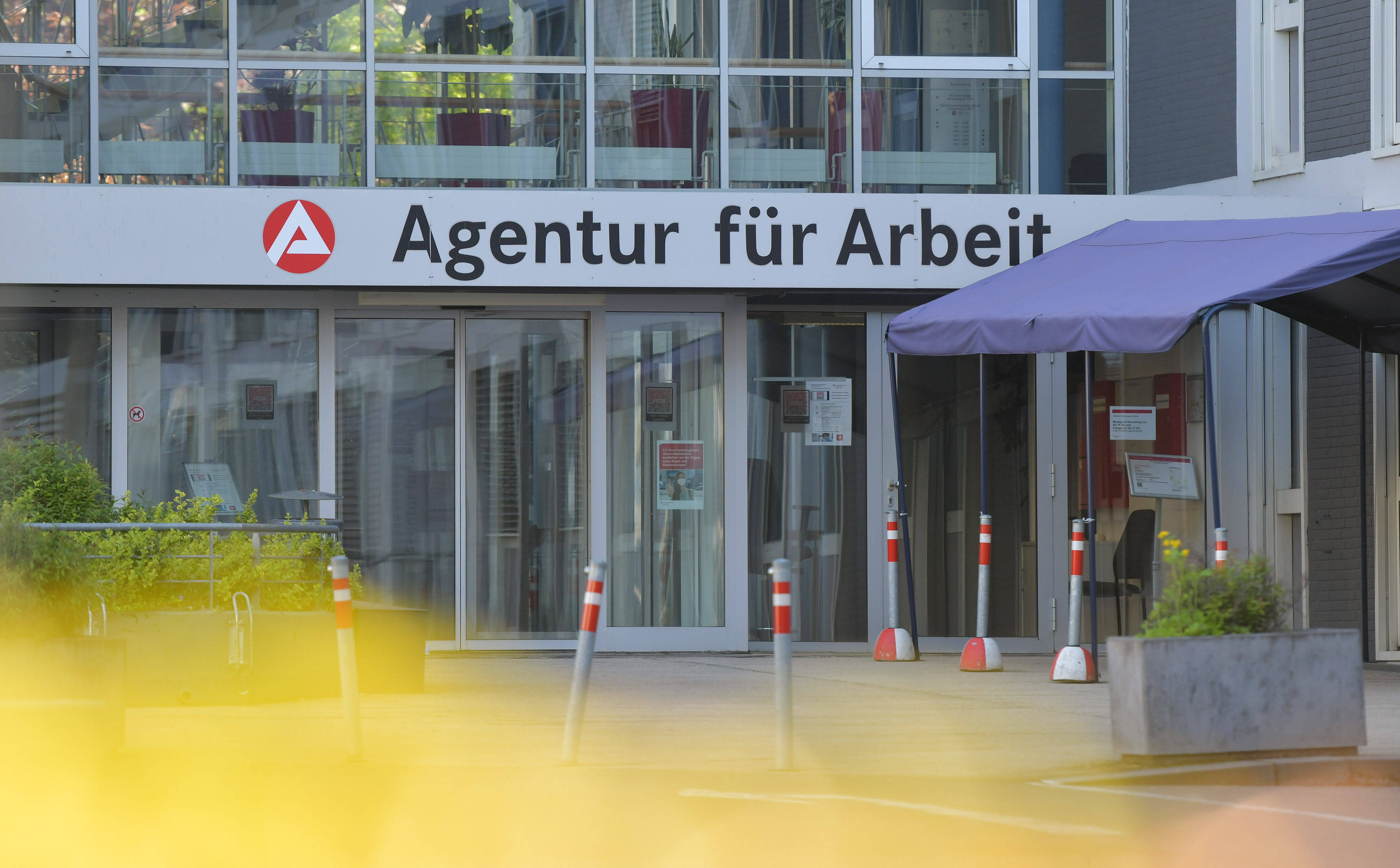 Seit Einführung des Bürgergeldes Anfang 2023 sind die Zugänge aus Beschäftigung in die Arbeitslosigkeit gesunken