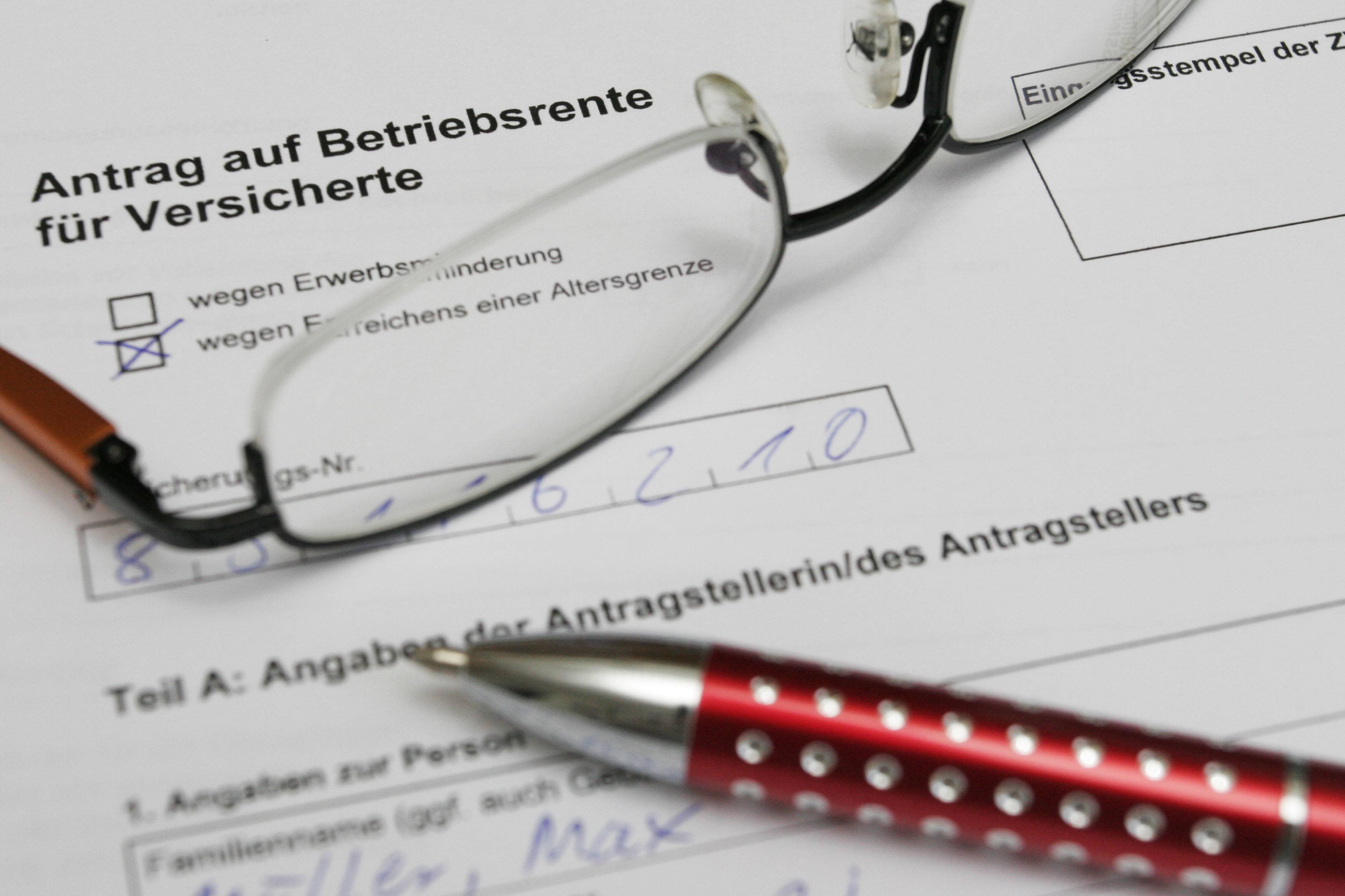 Kaum ein Thema brignt die Menschen so in Wallung wie die Krankenkassenbeiträge auf Betriebsrenten. Nun wird es eine Neuregelung geben.