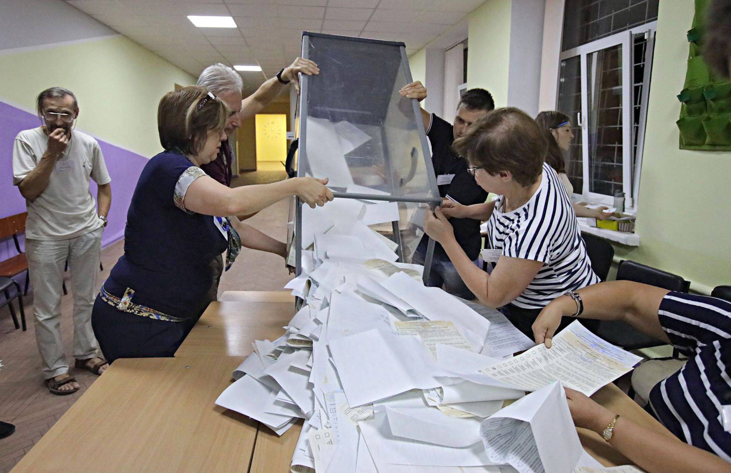 Nach der Auszählung steht fest: Bei den Parlamentswahlen in der Ukraine hat die Partei von Präsident Wolodymyr Selenskyi mit 44 Prozent einen klaren Sieg eingefahren.