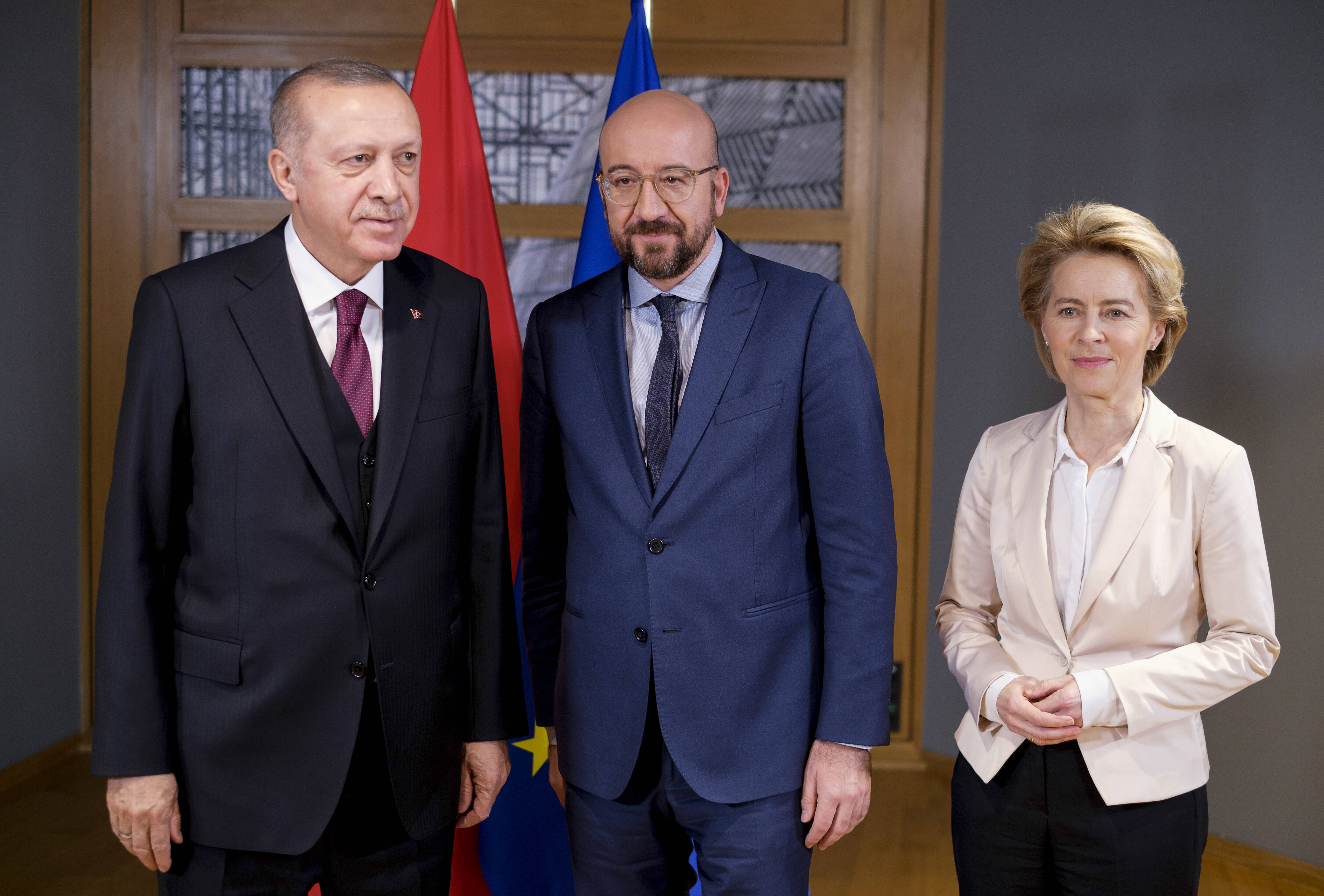 Trafen sich vorerst ohne Ergebnis: der türkische Präsident Recep Tayyip Erdogan, der Präsident des Europäischen Rates Charles Michel und EU-Kommissionspräsidentin Ursula von der Leyen