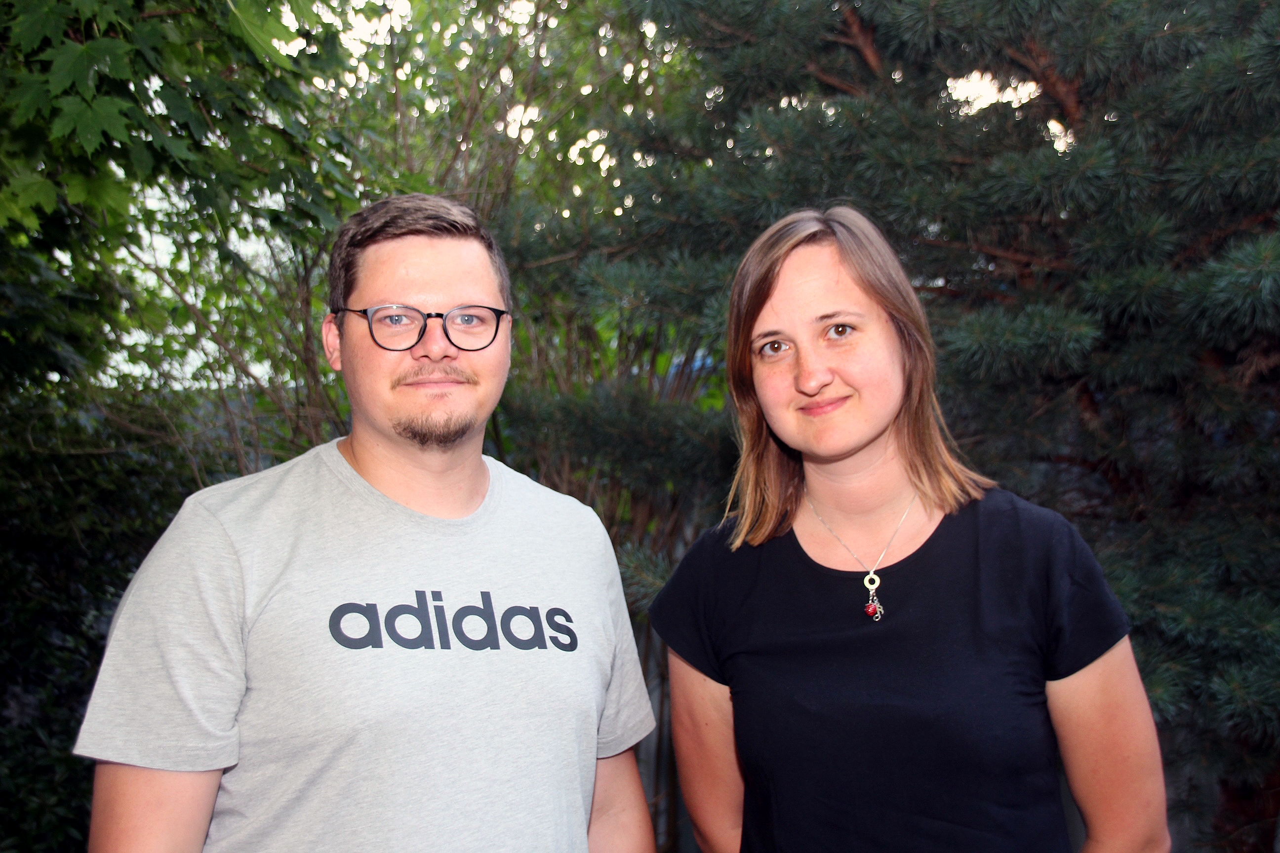 Nachdem sie rechtsextreme Vorfälle an ihrer Schule öffentlich gemacht hatten, wurden Max Teske und Laura Nickel bedroht. Nun ist Teske in die SPD eingetreten. Nickel ist bereits seit fünf Jahren Mitglied.