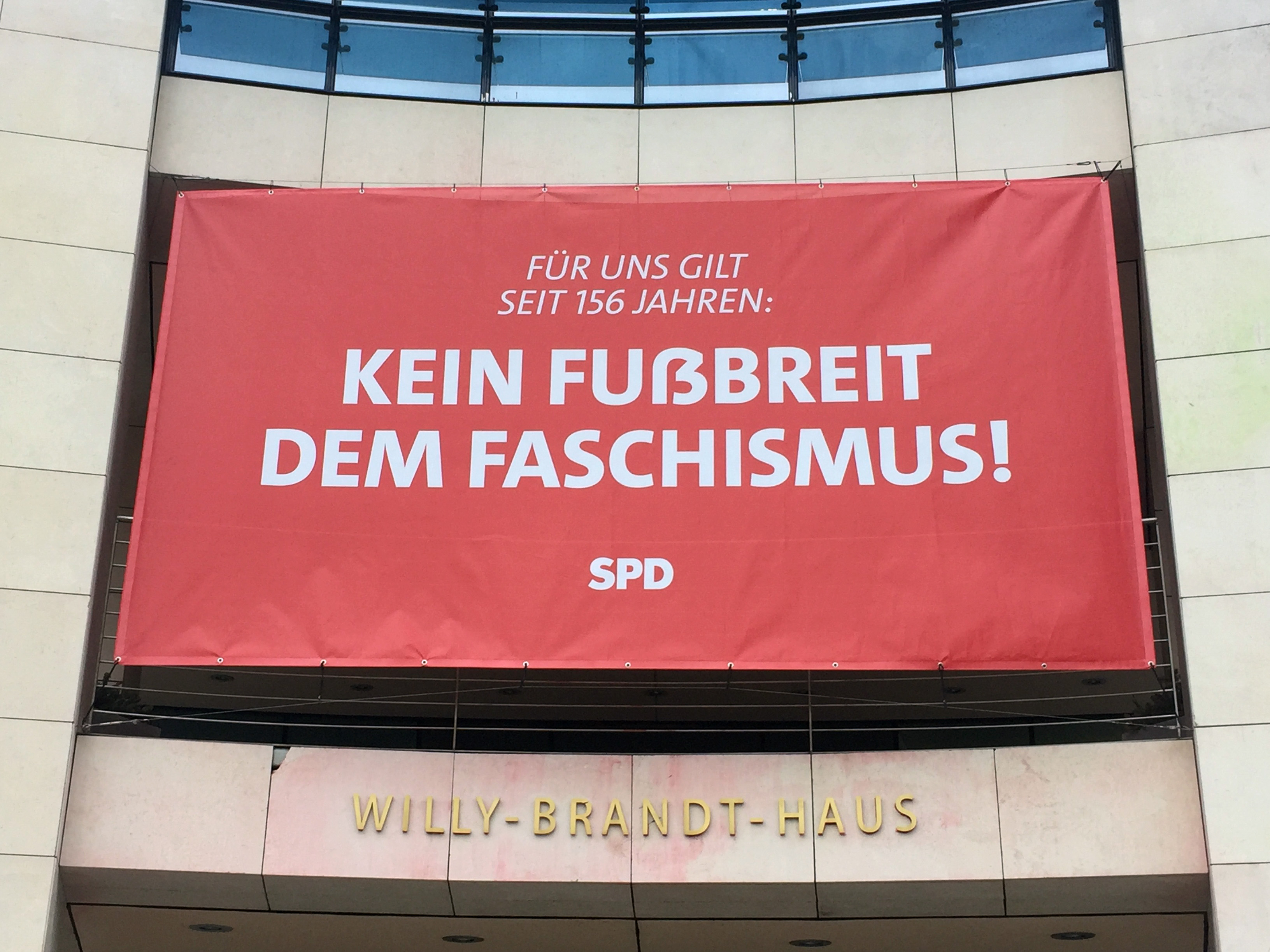 Gegen Rechts aus Tradition: Geschichte wiederholt sich nicht, aber manchmal bietet die Gegenwart eine einzigartige Chance, um aus vergangenen Fehlern zu lernen, meint Kurt Beck.