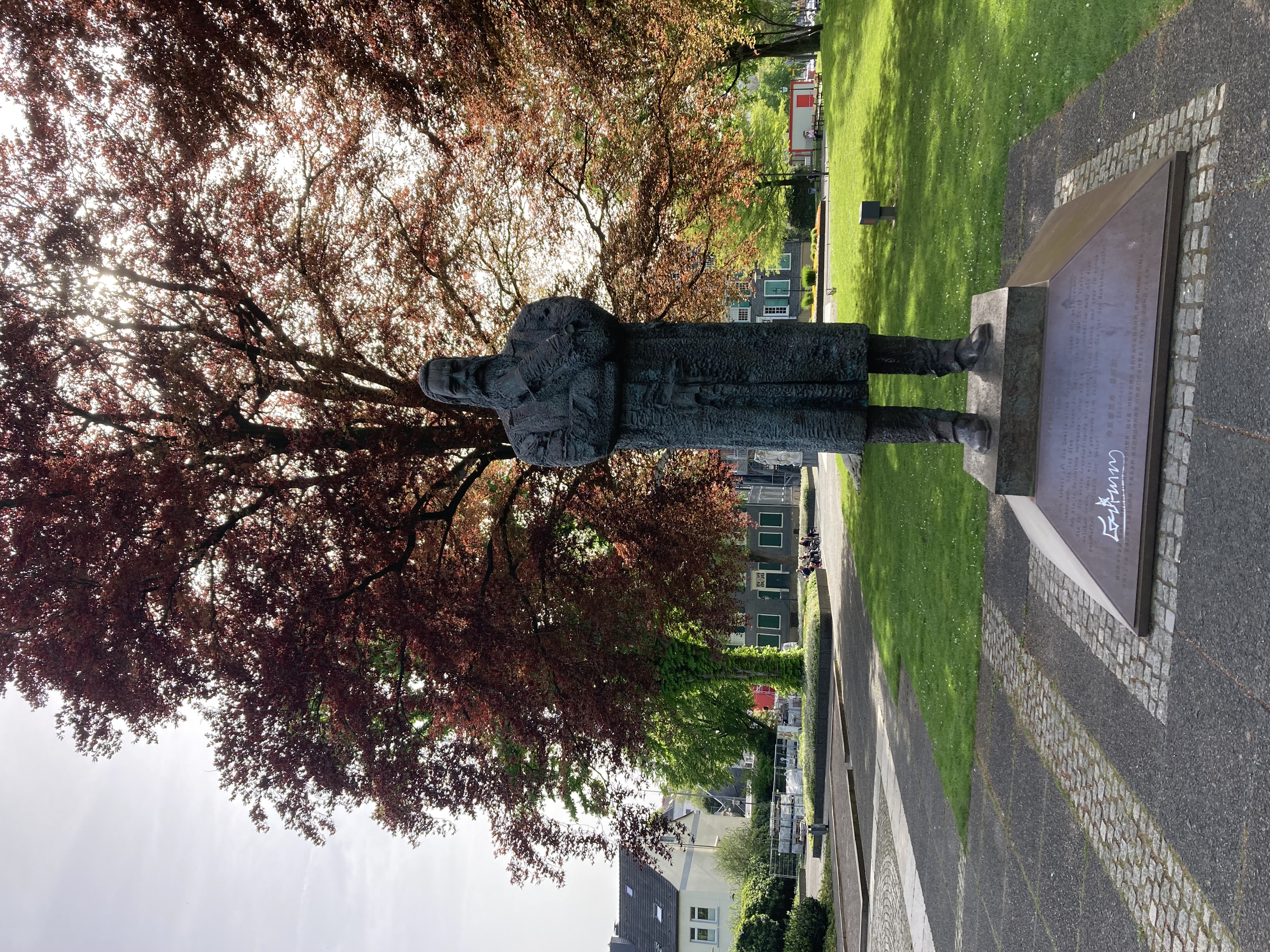 Die chinesische Engels-Statue in Wuppertal