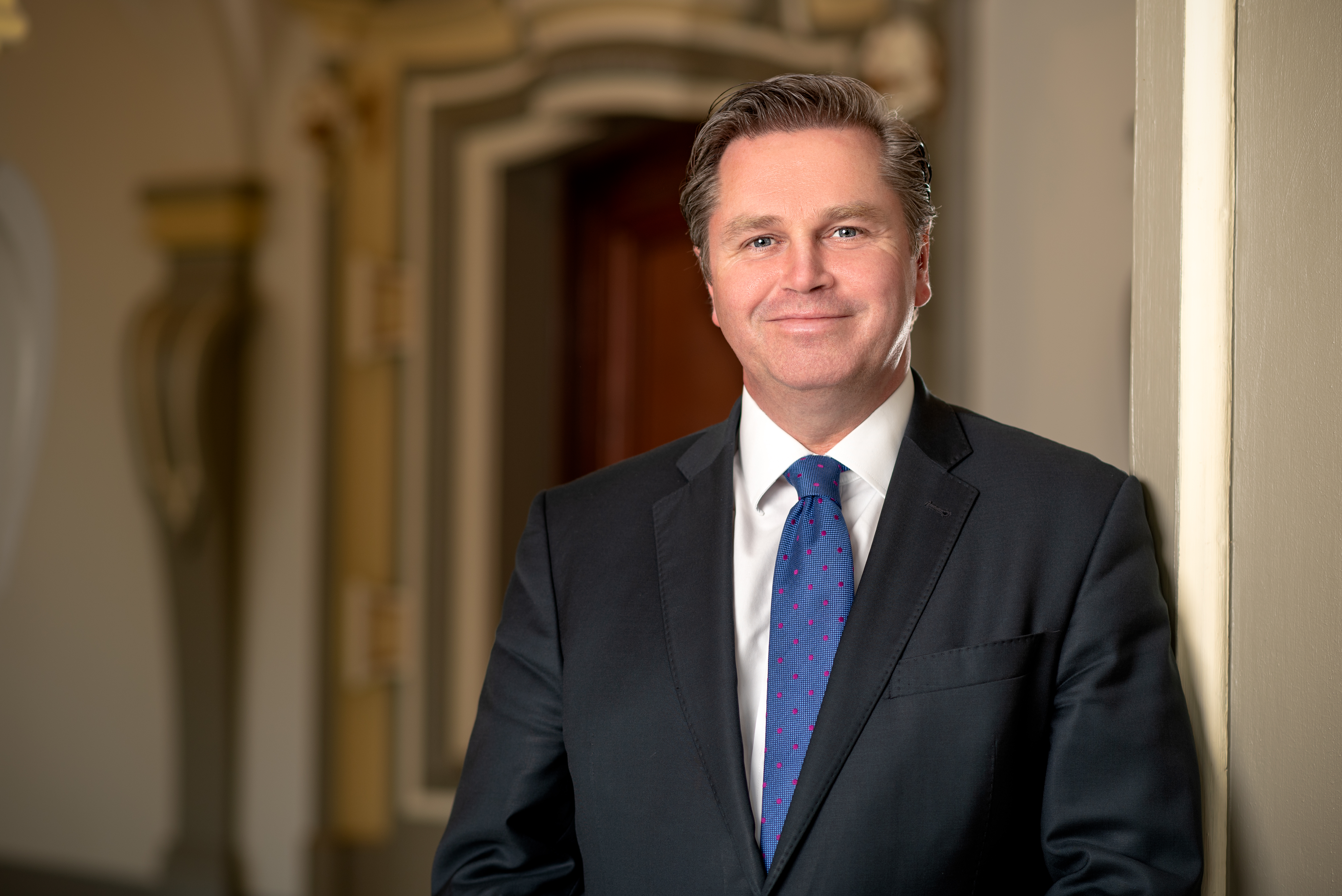 Tim Kähler, Sprecher von SPDpur und Bürgermeister von Herford: „Freiheit ist Freiheit von Angst vor Gewalt und Armut. Ein handlungsfähiger Staat muss Recht und Gesetz immer und überall durchsetzen.“ 