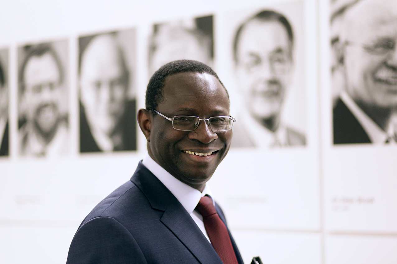 Lässt sich nicht einschüchtern: Auf das Büro des Bundestagsabgeordneten Karamba Diaby wurde erneut ein Anschlag verübt.
