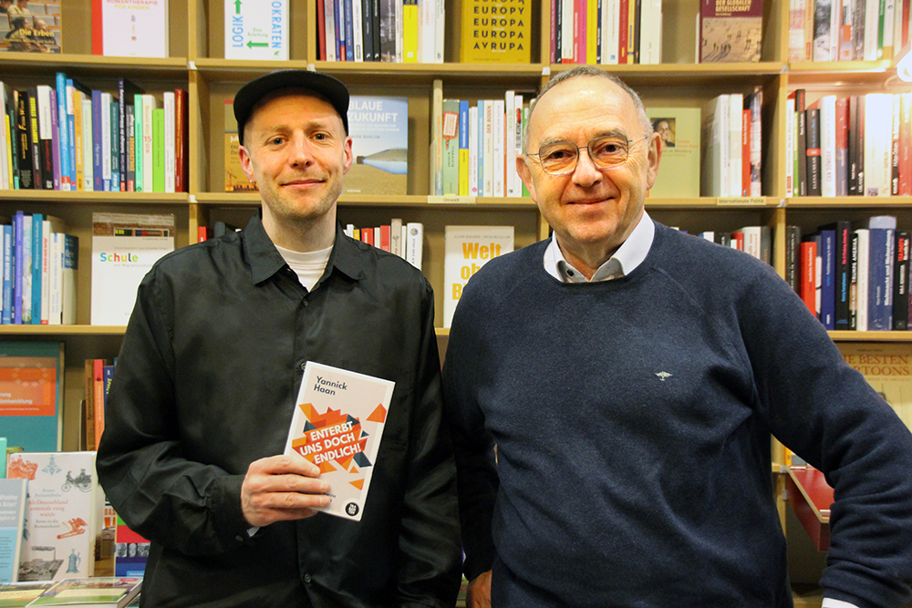 Sprachen über das Erben: Yannick Haan (l.) und Norbert Walter-Borjans