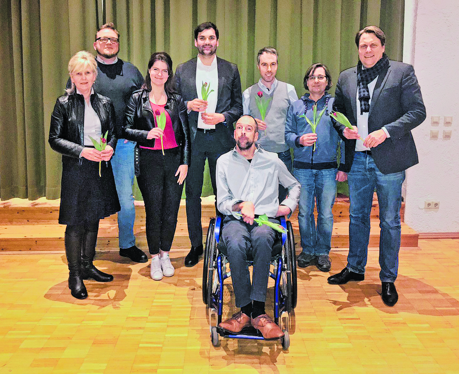 Starke Doppelspitze: Annalena Wirth (3.v.l.) und Visar Ramadani (4.v.l.) führen die Lindenhofer SPD gemeinsam.