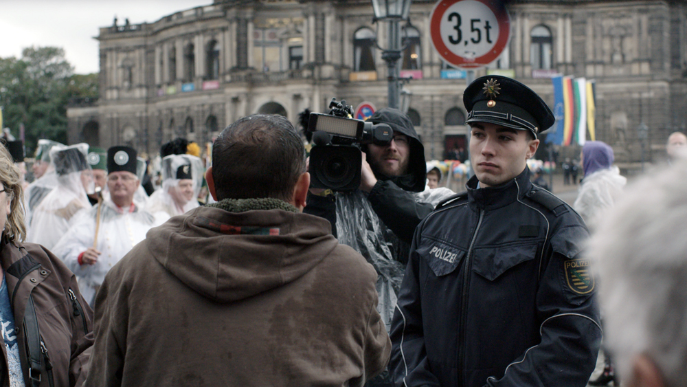 Immer wieder Dresden: Pegida-Anhänger im Clinch mit Journalisten.