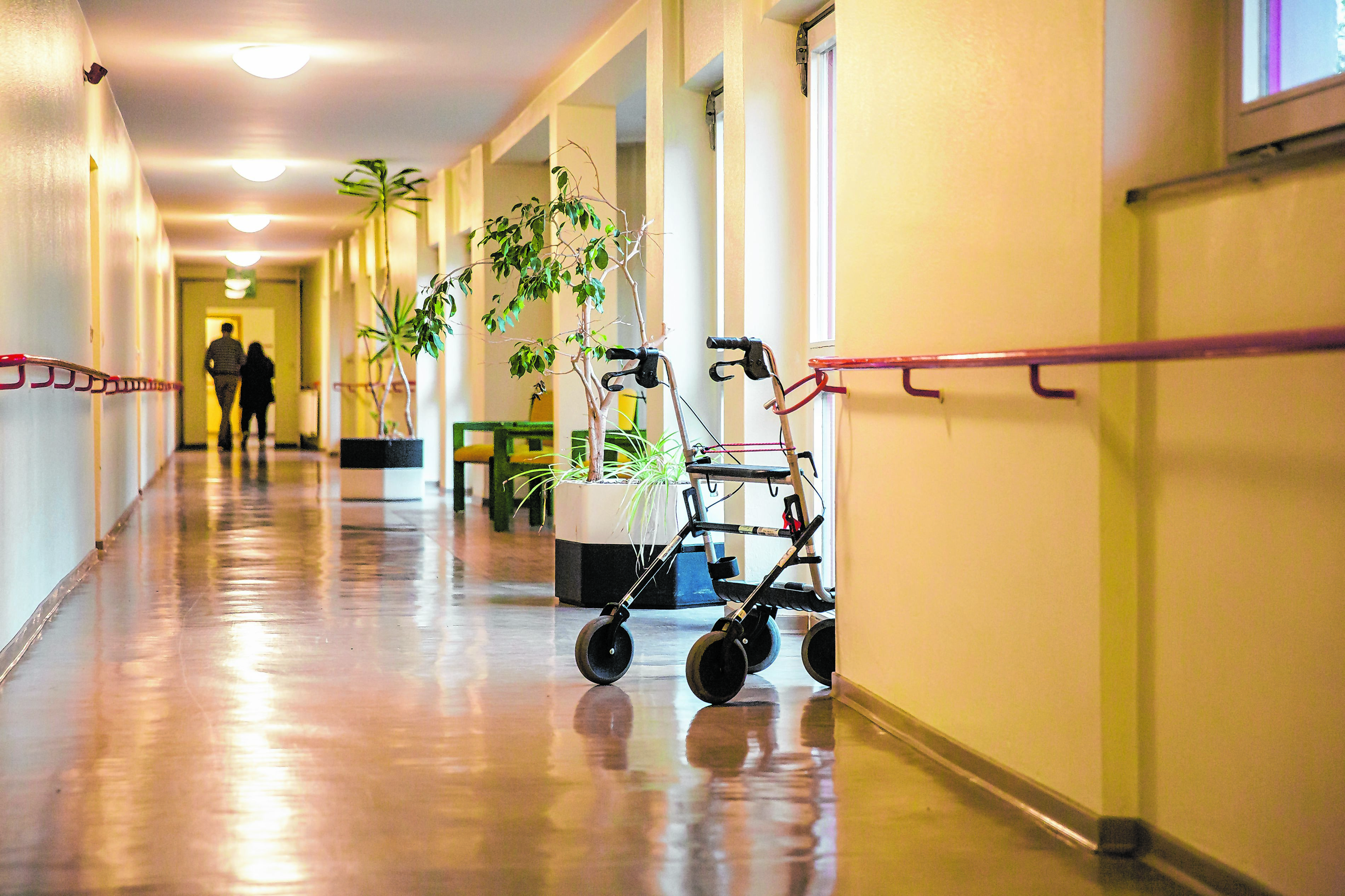 Flur einer Pflegeinrichtung in Berlin