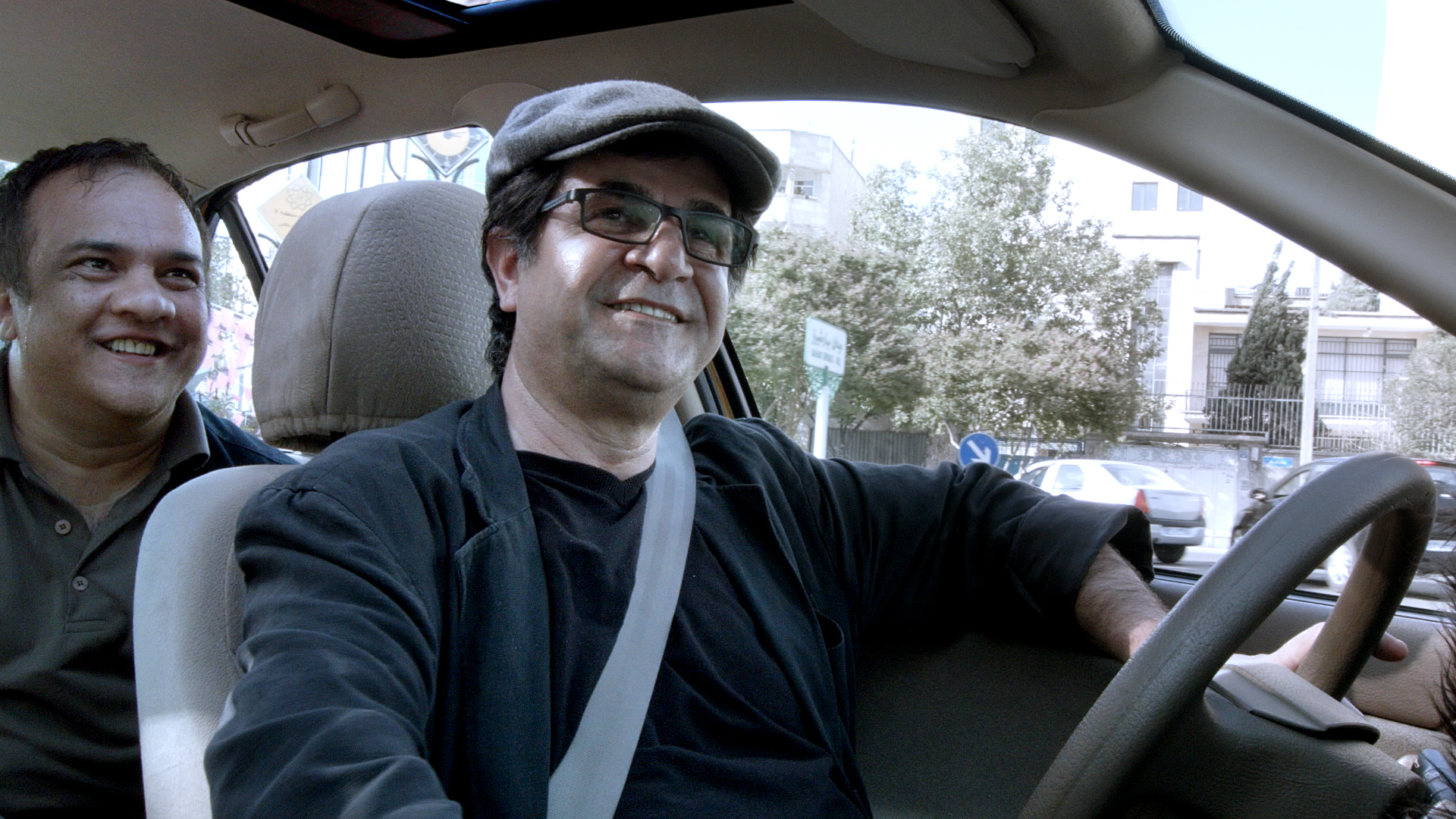 Neue Rolle: Regisseur Jafar Panahi unterwegs im urbanen Gewusel