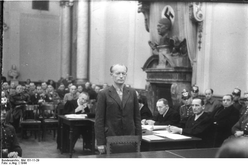 Zum Tode verurteilt nach dem Attentag vom 20. Juli 1944: Adolf Reichwein vor dem Volksgerichtshof