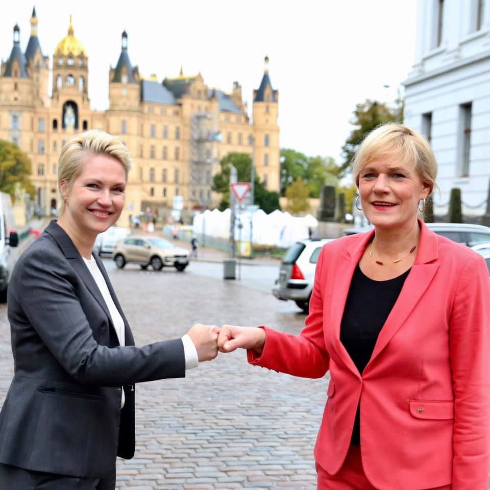 Wollen einen neuen Aufbruch für Mecklenburg-Vorpommern: SPD-Chefin Manuela Schwesig (l.) und Linken-Fraktionsvorsitzende Simone Oldenburg