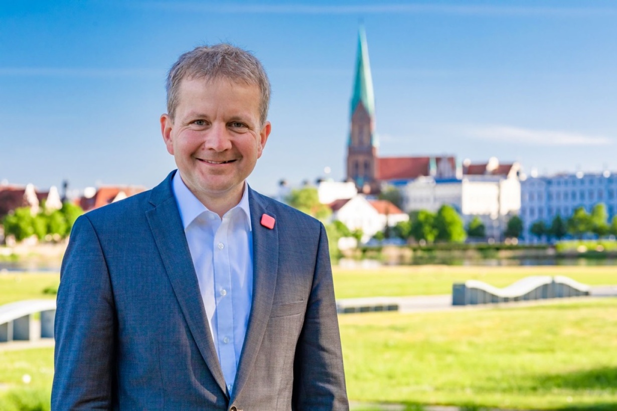 Rico Badenschier ist seit 2016 Oberbürgermeister von Schwerin.