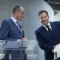 Friedrich Merz und Lars Klingbeil zusammen im Bundestag: Union und SPD verhandeln aktuell über die Bildung einer schwarz-roten Koalition.