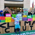 Aktion vor dem Willy-Brandt-Haus am 18. März: Die Erwartungen an den Koalitionsvertrag von Union und SPD sind groß.