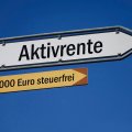 Wegweiser mit der Aufschrift Aktivrente