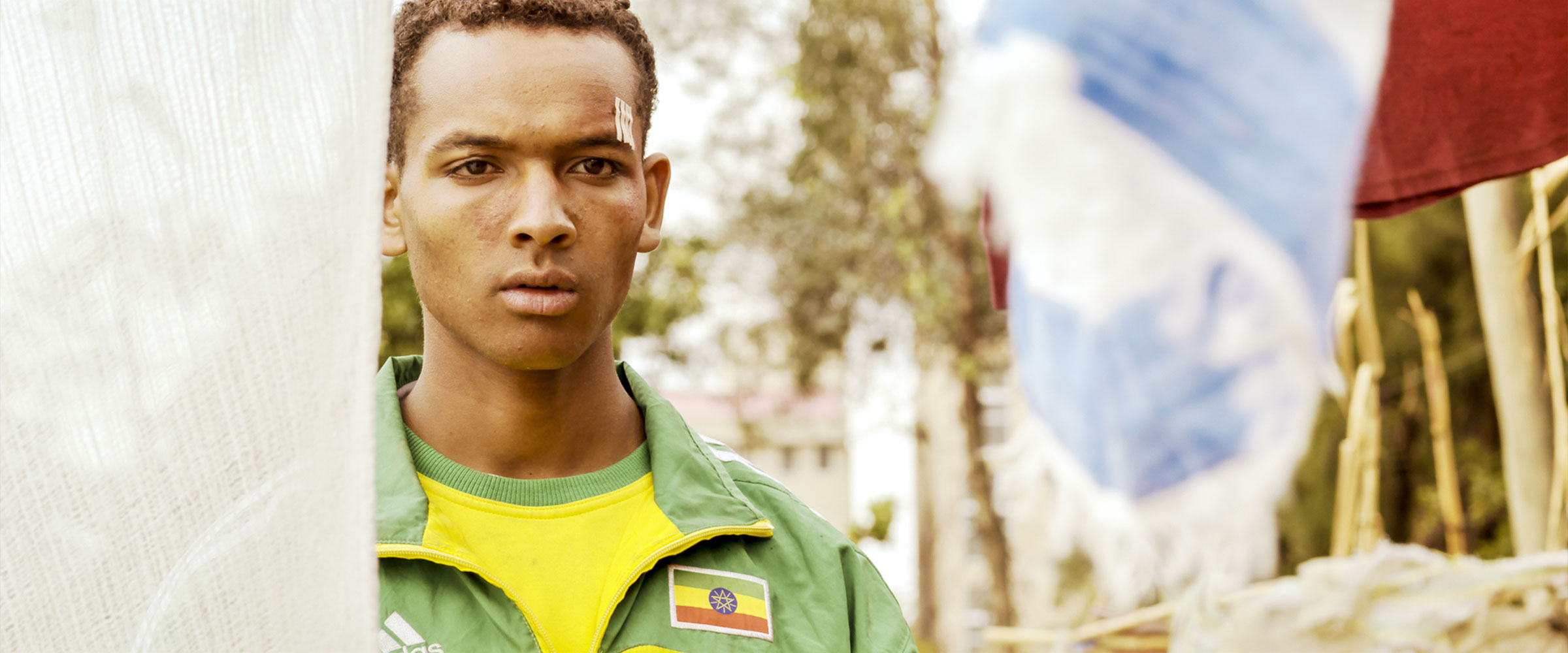 Der angehende Profi-Sportler Abdi (Ashenafi Nigusu) unterwegs in den Slums von Addis Abeba.